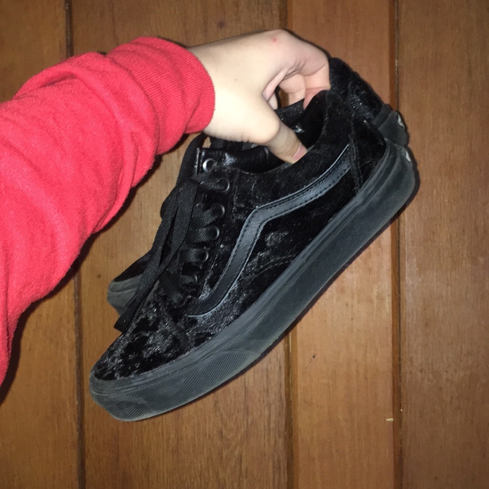 Black velvet old skool vans
